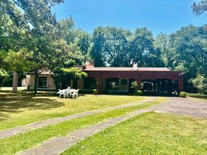 Hermosa quinta en Ezeiza, gran parque y seguridad