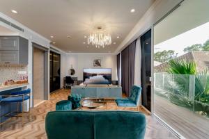 Serenity Saigon Sky Villas - Free One Way Airport Shuttle