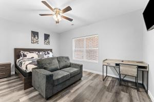 Family-Friendly 3BR Pool Access No Stairs