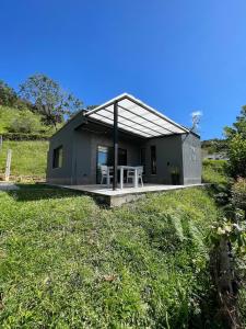 Casa con Jacuzzi, Cocina Equipada, WiFi y Parqueadero en San Roque