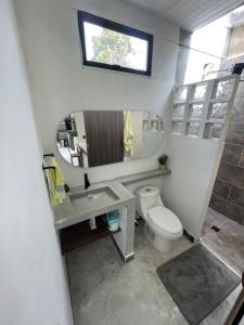 Casa con Jacuzzi, Cocina Equipada, WiFi y Parqueadero en San Roque