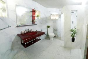 GreenHeart- Family Room-Micro Apartment, AC- Hot W, Garden View, separate Varanda & Dining Area - Travel Awards 2025