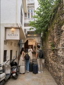 Nivasa Udaipur - Heritage Haveli with Pool near Lake Pichola, Old City