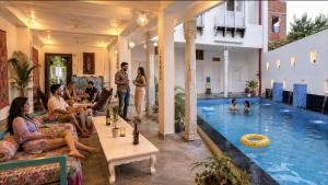 Nivasa Udaipur - Heritage Haveli with Pool near Lake Pichola, Old City