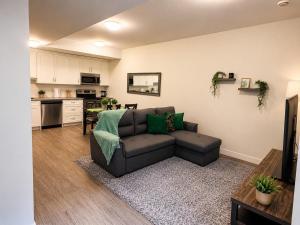 Eagle Mountain 2 Bedroom luxury Private Suite