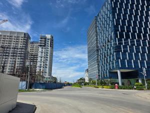 One LakeShore Condominium Studio Unit