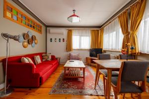 Central Apartment with Bosphurs View