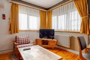Central Apartment with Bosphurs View