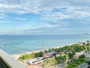 Soleil Luxury Ocean View 1BR Apartment My Khe Beach