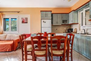 Vardia Apartment