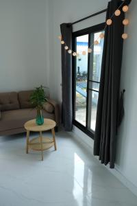 King Bed, 2 Aircons, 5 min to Beaches, Cafes, Restaurants
