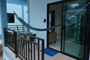 King Bed, 2 Aircons, 5 min to Beaches, Cafes, Restaurants