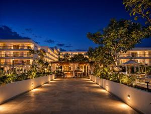 Caribbean Escape Beach Club & Private Beach Access