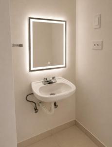 Comfortable apartment with an excellent location Departamento buena ubicación