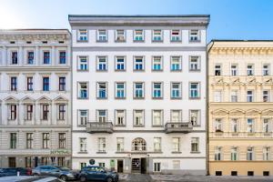 Prague Days - Loft with Garage and Workspace right next to Wenceslas Square