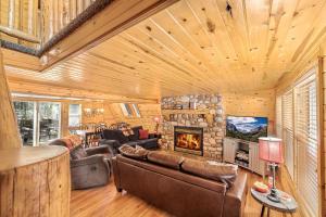 Secluded Mountain Cabin with ATV Trail Access near Yellowstone National Park, Island Park, Idaho