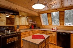 Secluded Mountain Cabin with ATV Trail Access near Yellowstone National Park, Island Park, Idaho
