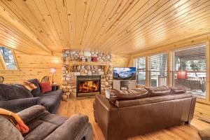 Secluded Mountain Cabin with ATV Trail Access near Yellowstone National Park, Island Park, Idaho