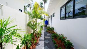 Gated NEW 3 bedroom garden villa