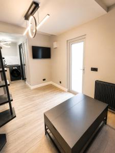 Exclusive Luxe Tiny House in Copou & Private Garden