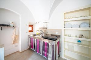Domus Fisculi A - Stone Vaults & Local Charm