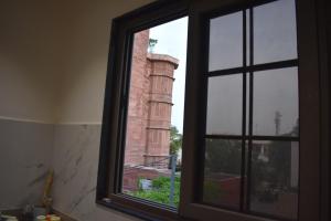 1919 Versailles House by Shivalaya Homestays