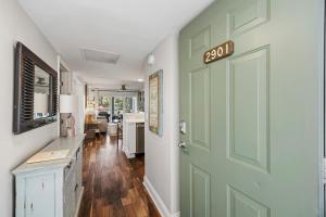 AV2901: 2901 Atrium Villa