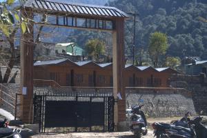 Trigun pahadi hub home stay