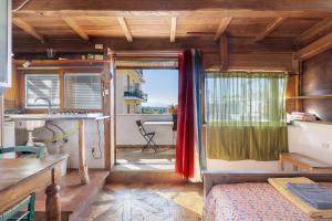 Romantic Studio Apartment Near Park