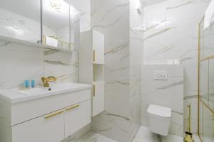Harmony Park Inviting Apartment by BookingHost