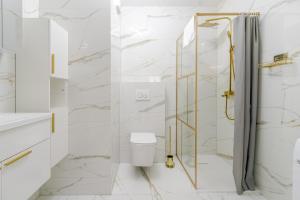 Harmony Park Inviting Apartment by BookingHost