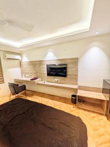 Aurora Grand Suites