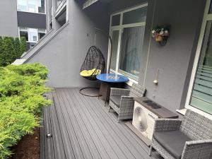 Beachside Studio with Private Garden & Terrace 100m to the beach