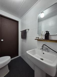 Sillim Cozy House - 3 min to Stn & Airport Bus