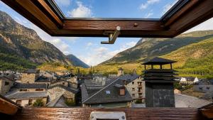 Céntrico ático de diseño con vistas al Pirineo - BENASQUE