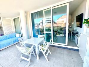 BeachfrontGrado City Apartment including free Beach Access & Parking