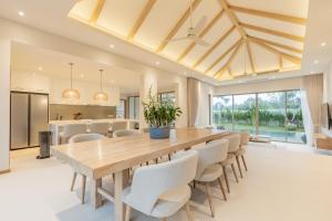 Tropical 4BR Private Pool Villa Phuket - Near Bang Tao & Laguna