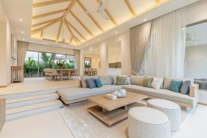 Tropical 4BR Private Pool Villa Phuket - Near Bang Tao & Laguna