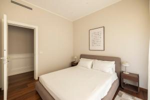 Top Living Apartments - Icona Lagrange