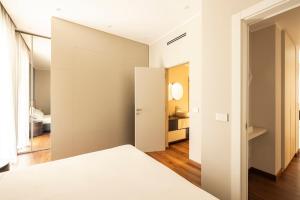 Top Living Apartments - Icona Lagrange