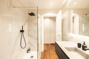 Top Living Apartments - Icona Lagrange