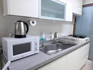 Stay ONE - Cozy 3BR Suite near Kocheok Dome & Airport Bus