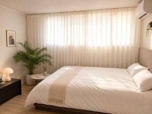 Stay ONE - Cozy 3BR Suite near Kocheok Dome & Airport Bus