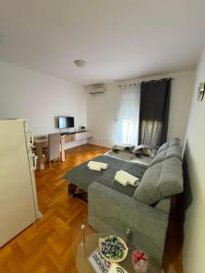 Old Airport Apartment