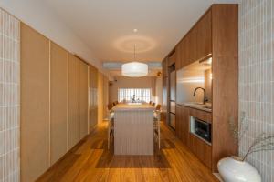 Voma Hotel Shinjuku, Newly Built in 2026, 1F, Hotel Quality, 4-Minute Walk From the Station