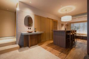 Voma Hotel Shinjuku, Newly Built in 2026, 1F, Hotel Quality, 4-Minute Walk From the Station