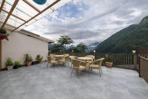 Echor Mountain Crest Jibhi