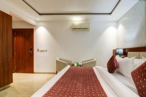Hotel Naazakar suites Palace