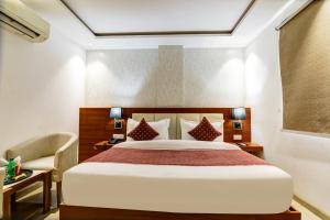 Hotel Naazakar suites Palace
