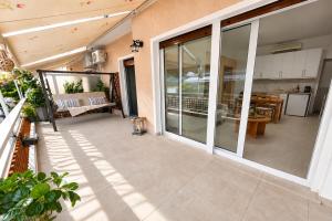 Elegant Penthouse Hilton Area Dipejo Athens
